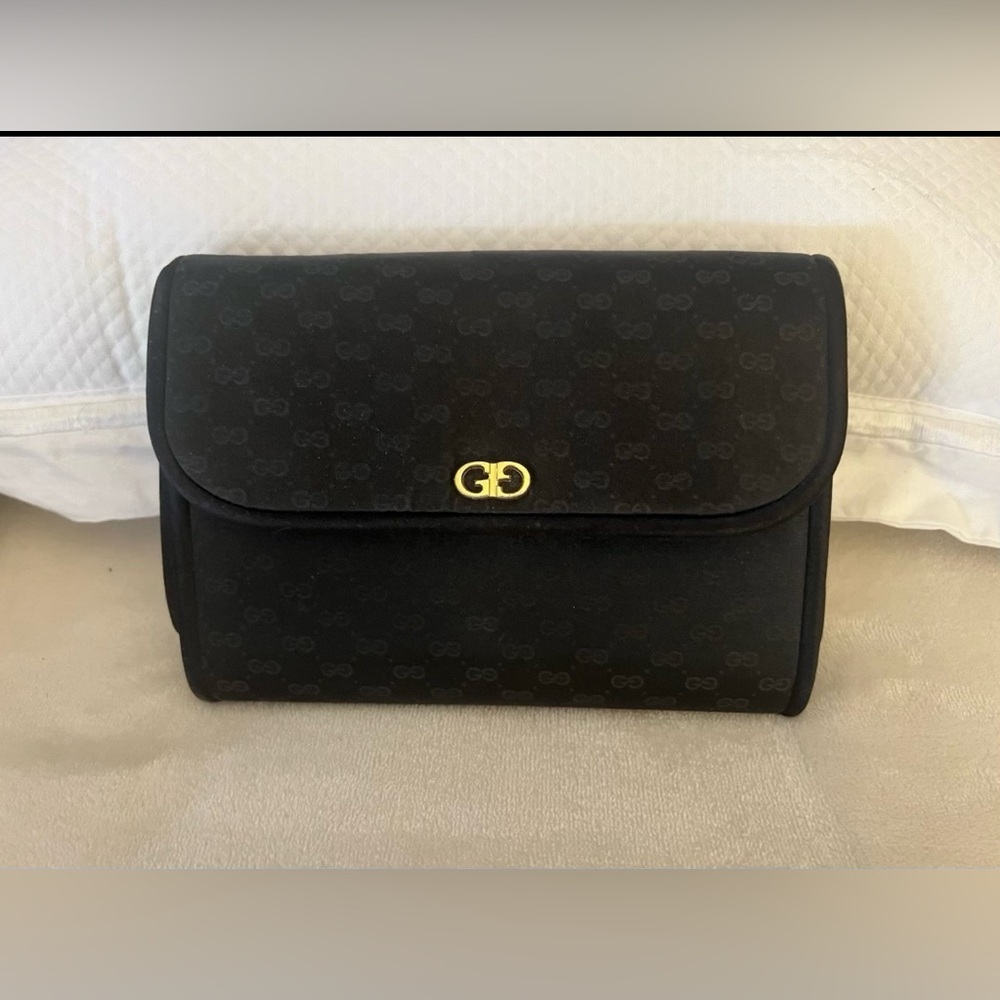 🩷 Gucci Micro GG Logo  / Clutch Bag /Black Satin / Gold Chain Crossbody 💚